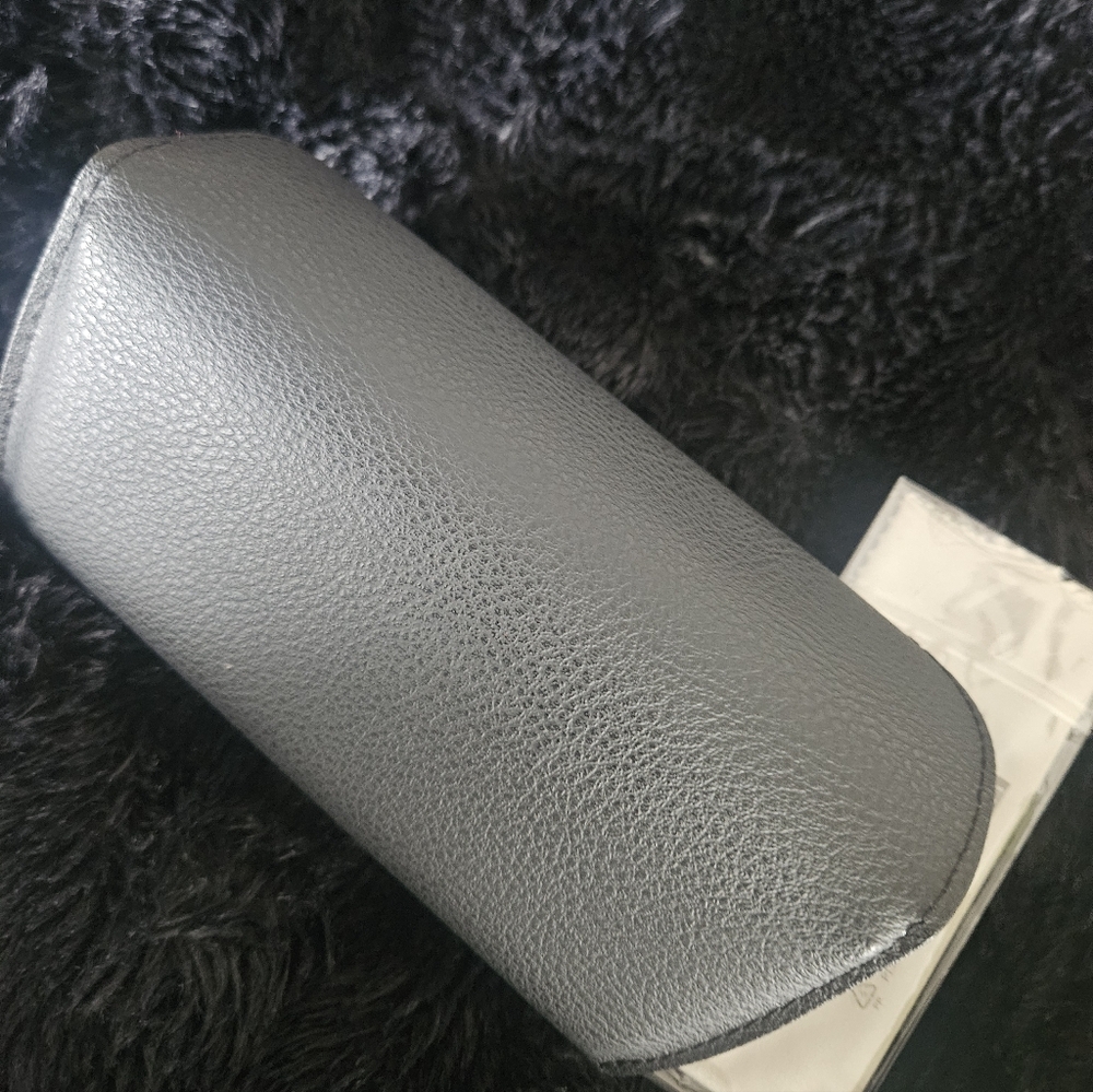 Ray-Ban Black and Gold Eyeglass Case - Picture 7 of 7